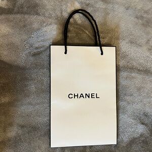 CHANEL retail / shopping / gift bag # 019996